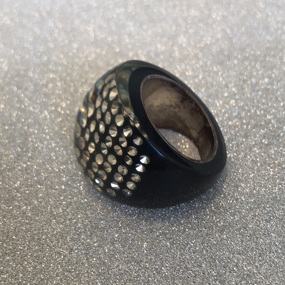 Aldo crystal ring with black base. - Picture 3 of 4